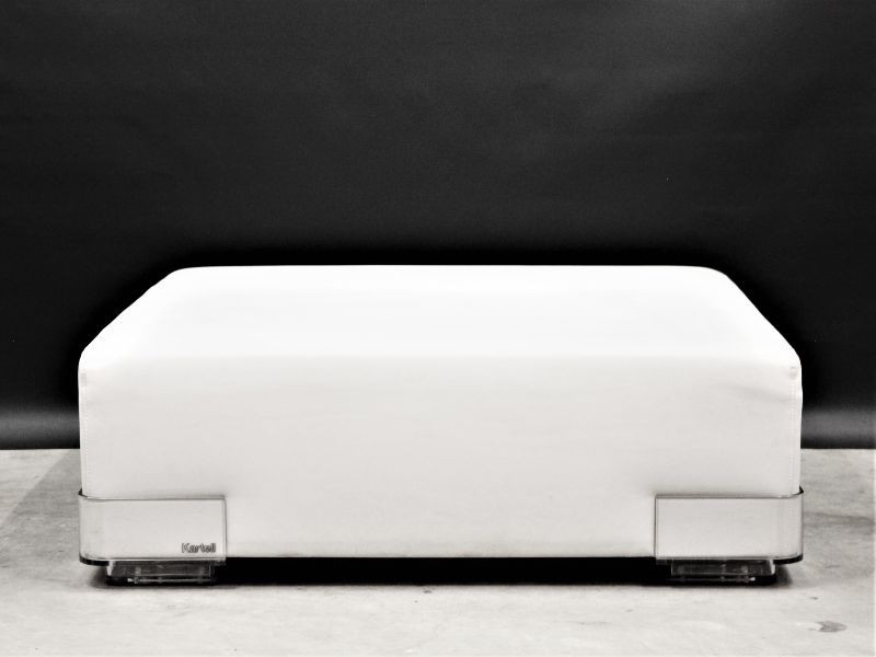 Kartell Plastics Poef (Piero Lissoni ) Kringwinkel